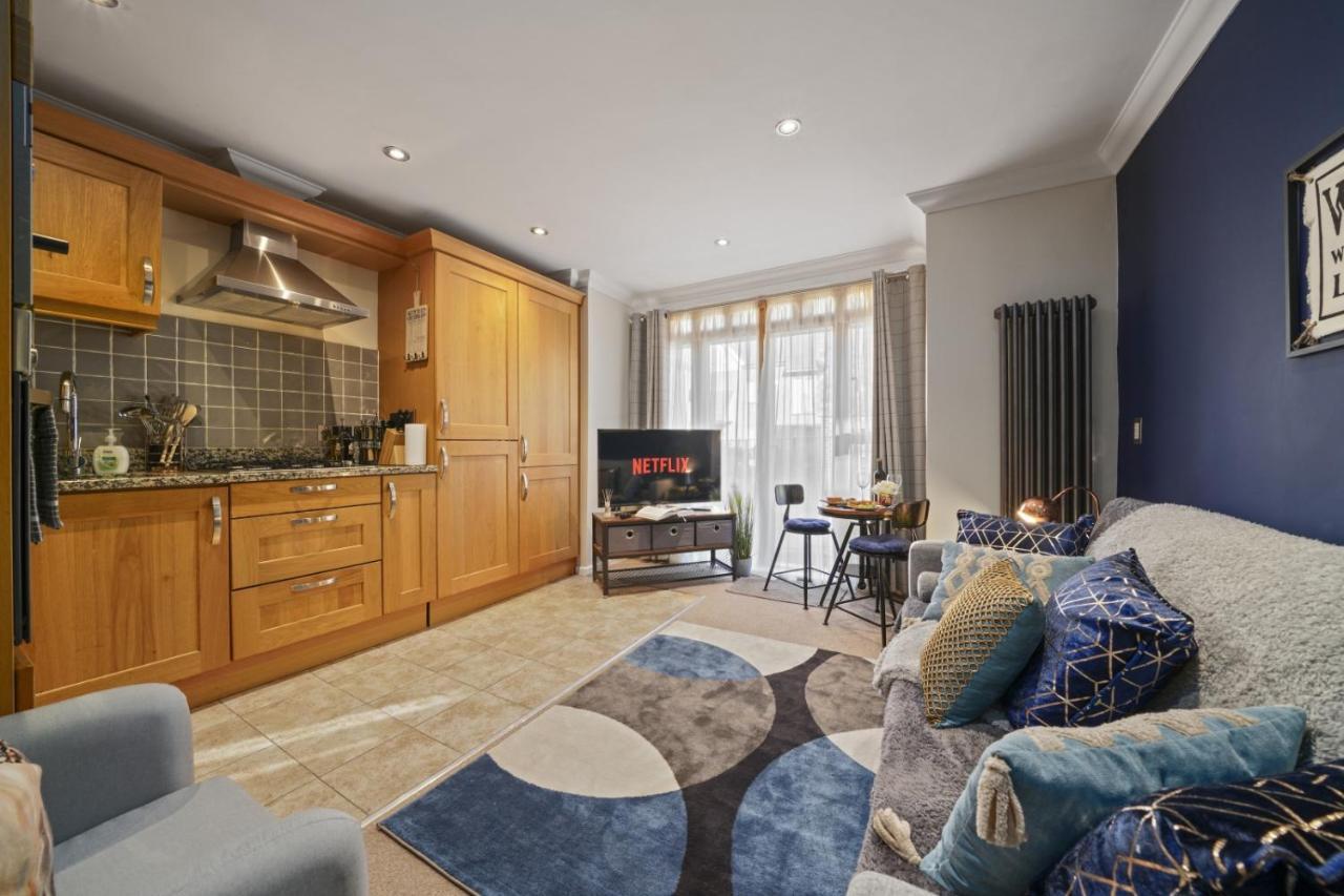 Super Funky Spire View Cottage - Free Gated Parking - Ultra Wifi Canterbury Exteriör bild