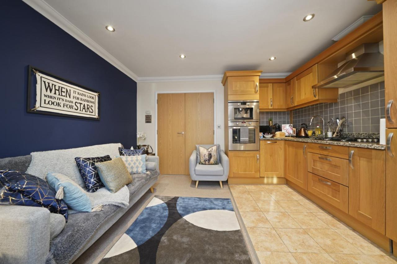 Super Funky Spire View Cottage - Free Gated Parking - Ultra Wifi Canterbury Exteriör bild